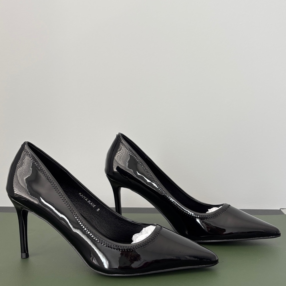 Azalea Wang Elegant Black Pumps